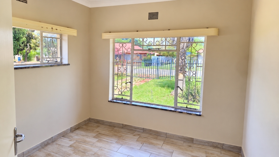 To Let 3 Bedroom Property for Rent in La Hoff North West